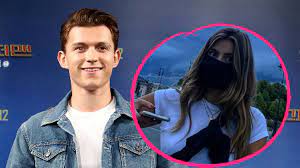 See more ideas about tom holland, holland, toms. Spider Man Star Tom Holland Macht Liebe Im Netz Offiziell Promiflash De