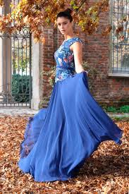 Fiesta y ceremonia 2018 è la collezione di abiti eleganti e da cerimonia che pronovias propone per la dedita e sartoriale lavorazione made in italy della maison musani ci propone una collezione uomo. Ù…Ø¤Ø±Ø® Ù…Ø®ØµØµ Ø§Ù„Ù…Ù†Ø§Ù‚ØµØ© Abiti Musani 2019 Cabuildingbridges Org