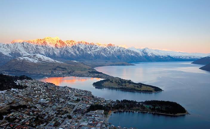 Queenstown Remarkables Mountains Lake Wakatipu New Zealand