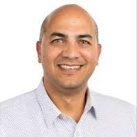 Tamer Tawfik's Instagram, Twitter & Facebook