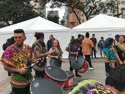 Atlántico conmemora el día de la afrocolombianidad con el aporte de sus ancestros. Con Comparsa En Bogota Se Celebro El Dia De La Afrocolombianidad Rcn Radio