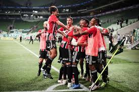 São paulo fc was founded on 25 january 1930 by 60 former officials, players, members, and friends of the football clubs club athletico paulistano and associação atlética das palmeiras of são paulo. Invicto Em Classicos Na Temporada Sao Paulo Enfrenta O Palmeiras Na Final Do Campeonato Paulista Lance