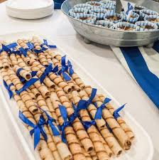 Make your colored popcorn an edible centerpiece by placing popcorn in clear scalloped candy containers. 30 Graduation Party Ideas High School And College Grad Ideas 2021