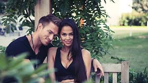 Unser newsticker zum thema promiflash enthält aktuelle nachrichten von heute donnerstag, dem 17. Promiflash Temptation Island V I P Calvin Feiert Sich Fur Solo Sex Facebook