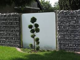 Clotures De Jardin En 59 Idees Captivantes Outdoor Structures Garden Lighting Outdoor