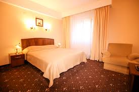 Hotel paraul rece este un concept modern ce include spatii de. Cazare Predeal Hotel Restaurant Piatra Craiului Paraul Rece Organizare Evenimente Business Si Festive Complex Turistic Hotel Restaurant Sali De Conferinte Sala De Forta Sauna Uscata Masaj Jacuzzi Partie De Schi
