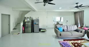 Contoh surat perjanjian penyewaan rumah kepada semua kakitangan kerajaan malaysia yang telah membeli rumah dan menyewa k. Gambar Ruang Tamu Hambar Transformasi Kediaman Ini Buktikan Tak Perlu Perabot Banyak Untuk Nampak Glam Impiana