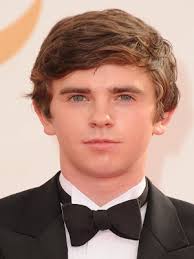 He's a genius, reads a lot and knows a lot. Freddie Highmore Filmes No Cinema