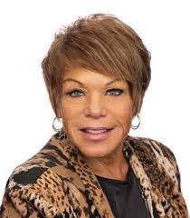 Suzanne Hutton's Instagram, Twitter & Facebook