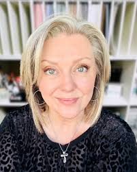 Today's #ThursdayTreat is extra special as I'm sharing a piece of my heart  with this 12x12 scrapbook page featuring the ✨NEW✨ Heirloom Arrangements  Card Kit for the #CreativeChallengeSU! 💛 This layout is