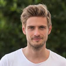 Ende juli feiern jörg schlönvoigt und seine hanna ihren ersten hochzeitstag. Jorn Schlonvoigt Karriere Und Privatleben Des Gzsz Stars Stars