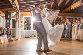 Amazing First Dance Watervue At Brooks Street Fort Walton Beach Photography Alena Bakutis Fort Walton Beach Beach Photography Intimate Weddings