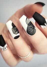 Elegante Schwarzweiss Nagel Kunst Entwirft 2019 Mit Bildern Schwarze Nageldesigns Weisse Nageldesigns Nail Art Hacks