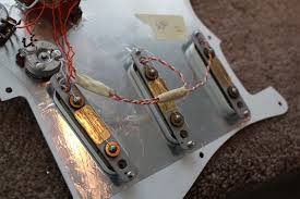 Fender lace sensor pickups wiring diagram. Fender Stratocaster 77 Eng