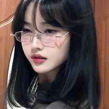 Melanie Ogle (@OgleMelani70670)