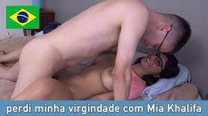 MIA KHALIFA - Atriz pornô árabe ensina virgem a fazer sexo com mulher -  BangBros PORTAL