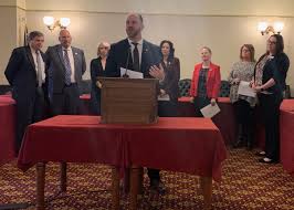 Lawmakers, education and dental health advocates push for child dental  screening bill