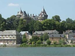 13 Chateau De Combourg Combourg Devenu Hopital Militaire Ete Revoir La Comtesse De Durfort Nee Sybi Petite Salle A Manger Grands Salons Chateau Fort