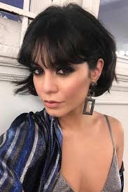 15 Flattering Short Haircuts For Oval Faces