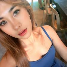 Miel Pangilinan, the daughter of Sharon Cuneta and Kiko Pangilinan, looked  fabulous and pretty in her pink satin gown, who recently attended her prom.  The proud mom shared that she is also