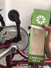 With a simple flick of your heel, the landing gear comes down, and your folded dahon is now ready to roll compactly on three stable wheels. Dahon Landing Gear Compatibility Promotions