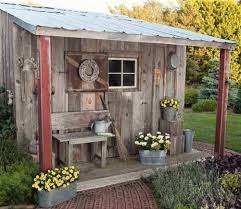 jolies cabanes de jardin cabane de jardin bois cabane jardin amenagement jardin en pente