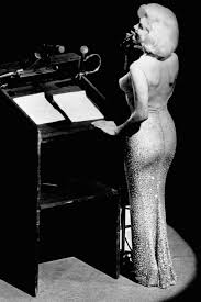 Roger monroe, 84scott monroe, 62trasena monroe, 63. Marilyn Monroe Die Geschichte Hinter Dem Happy Birthday Mr President Kleid Vogue Germany