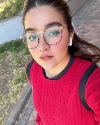 Melissa Colin's Instagram, Twitter & Facebook