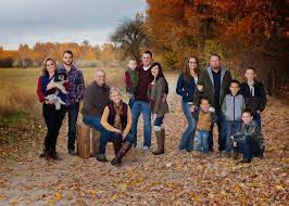 Extended Family Photography B B Photography Family Photoshoot Poses Large Family Pictures Large Family Poses