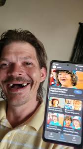 My dad looks like dustin : r/StrangerThings