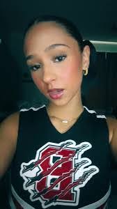 Lasheena Eades's Instagram, Twitter & Facebook