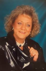 Sandra Thacker's Instagram, Twitter & Facebook