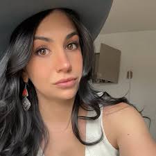 Gia Capri 🌻 (@gia_capri) • Instagram photos and videos