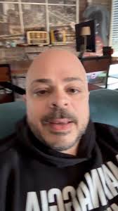 E' CON ESTREMO PIACERE CHE VI COMUNICO L'USCITA UFFICIALE DEL SITO  WWW.IMBARAZZI.SHOP DOVE POTETE TROVARE TUTTI I PRODOTTI UFFICIALI DELLA  FAMIGLIA IMBARAZZI! PARTE DEL RICAVATO SARÀ DEVOLUTO AD ASSOCIAZIONI CHE  AIUTANO BAMBINI