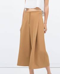 Berharap postingan contoh warna khaki diatas bisa berguna buat sobat. Tampil Lebih Gaya Dengan Warna Khaki Fashion Fimela Com
