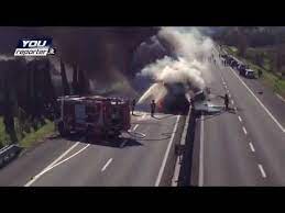 Un'auto e un camion prendono fuoco. Incidente Mortale Su A11 6 Aprile 2015 Da Youreporter It Youtube