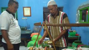 Merupakan masakan soto khas kota pati, jawa tengah. Mengapa Kuliner Khas Dari Pati Ini Disebut Nasi Gandul