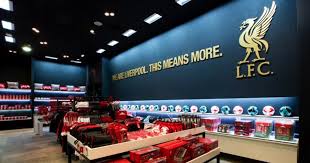 Browse the liverpool fc shop at fanatics.com including fresh new 2020 liverpool jerseys and liverpool apparel for diehard reds fans! Calling All Liverpool Fc Fans First Official Store Opens In Dubai Esquire Middle East