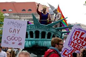 As we recall the trials the lgbtq+ community has endured and celebrate the trailblazers who've bravely fought for equality. Csd Berlin Or Berlin Pride 2021 Dates
