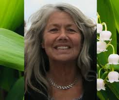 Varmt välkommen till Evas begravning du...