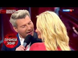 как загадать желание на старый новый год чтобы сбылось Svadba Veka Nikolaj Baskov Zhenitsya Andrej Malahov Pryamoj Efir Ot 28 Youtube Movies Movie Posters