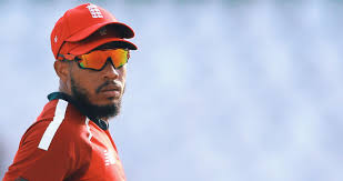 Chris jordan's work explores contemporary mass culture from a variety of photographic and conceptual perspectives. Single Handed The Sublime And Surreal Art Of Chris Jordan S Catching