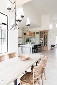 Designer Dining Room Kitchen Wide Open Floorplan Light And Bright Home Interiors Diningtabl Luxury Dining Room Dining Room Design Dining Room Decor