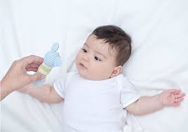 Wann grinst er mich an?also bewusst so das er auch wirklich das lächeln an sich meint??? Die Entwicklung Von Ihrem Baby Im 4 Monat Dm De