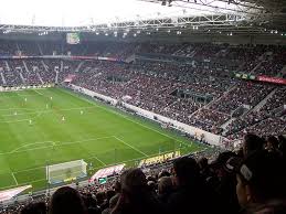 Borussia Park Monchengladbach Alemania Capacidad 54 057 Espectadores Equipo Local Borussia Monchengladbach Tiene Una Capacidad De 46 249 Espectadores Aunqu