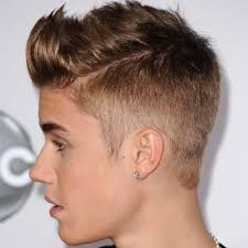 Quiff With Brush Up Hairstyle Sac Sac Stilleri Justin Bieber