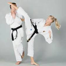 Pin By Pugile Di Strada On Beatiful Martial Arts Girl Martial Arts Women Female Martial Artists Women Karate
