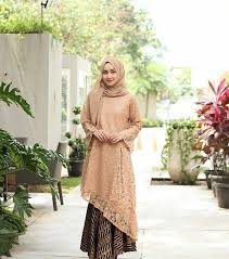 Model baju brokat untuk pesta terbaru. 36 Terbaru Kebaya Modern 2020 Hijab Remaja Busana Batik Pakaian Fashion Model Pakaian Muslim