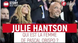 Les deux amoureux n'ont pas tardé à se mettre à la table de l'amour. Pascal Obispo Sa Femme Julie Tres Complice Avec Son Fils Sean Dans De Superbes Photos