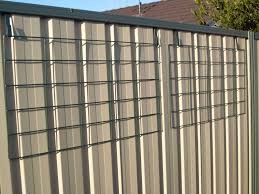 Pin By Sarah Barrett On Wall Vertical Gardens Backyard Fences Brick Fence Fence Design